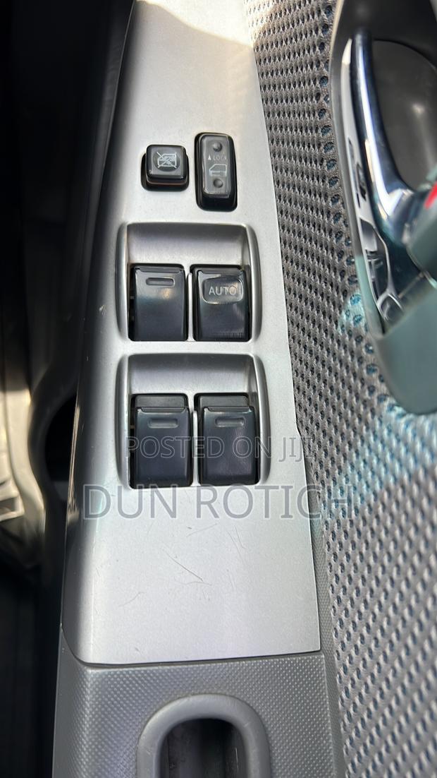 Toyota Hilux 3.0 D-4D 4x4 2012 Silver