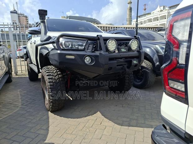 Toyota Hilux 2020 Pearl