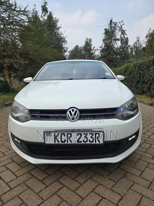 Volkswagen Polo 2012 White