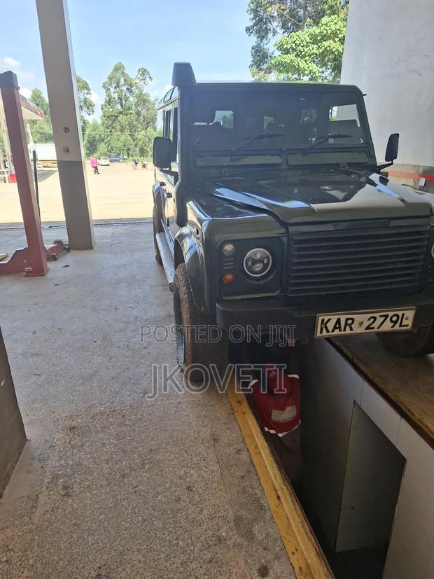 Land Rover Defender 2004 Green
