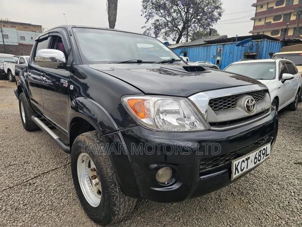 Toyota Hilux 2012 Black