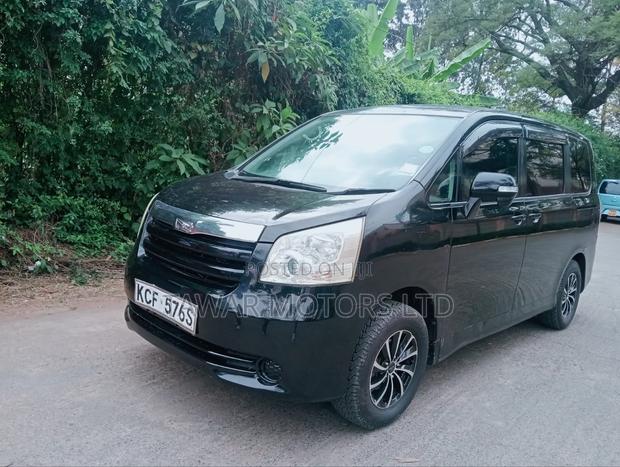 Toyota Noah 2008 Black