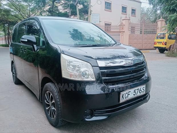 Toyota Noah 2008 Black
