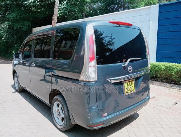 Nissan Serena 2010 Gray