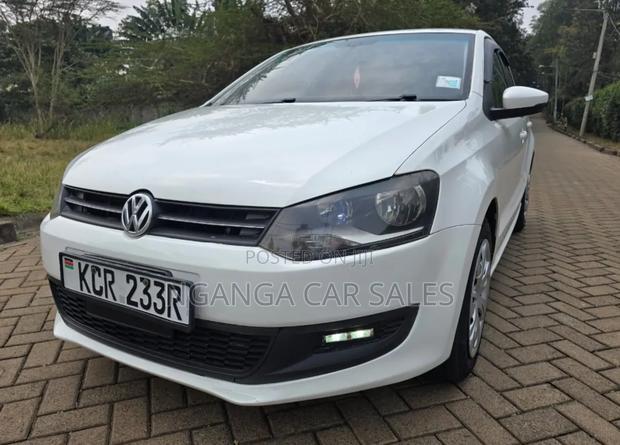 Volkswagen Polo 2011 White
