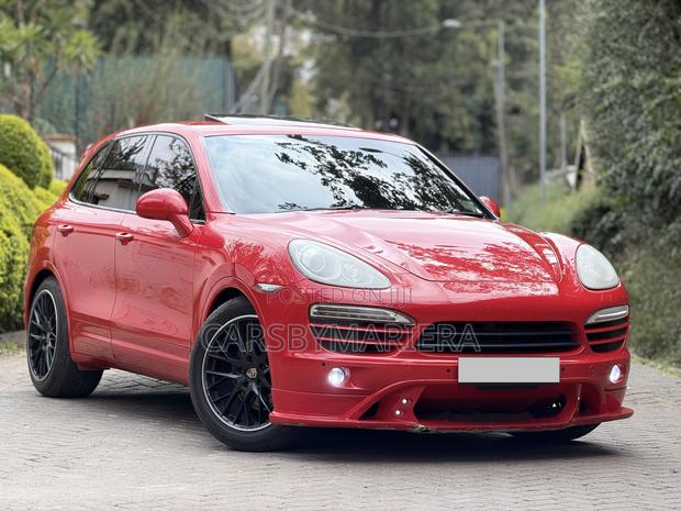 Porsche Cayenne 2011 Red
