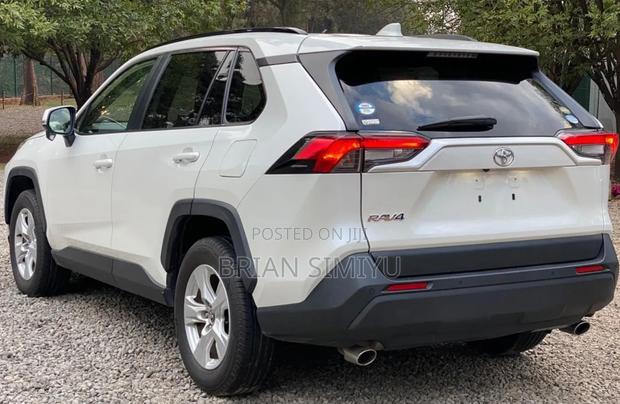 Toyota RAV4 2020 White