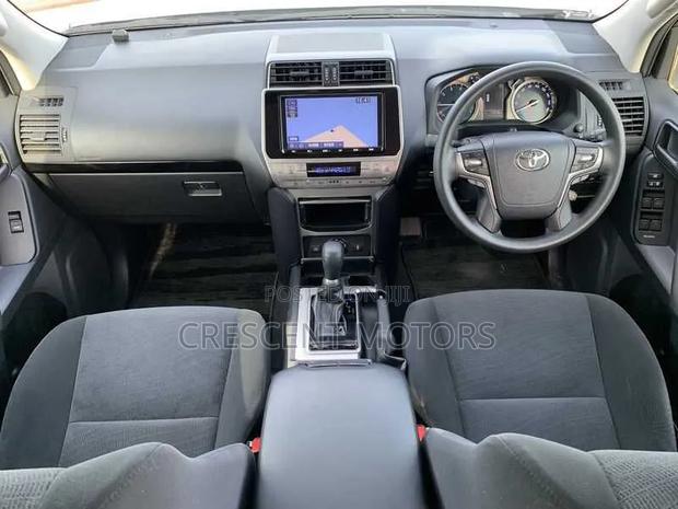 Toyota Land Cruiser Prado 2021 Silver