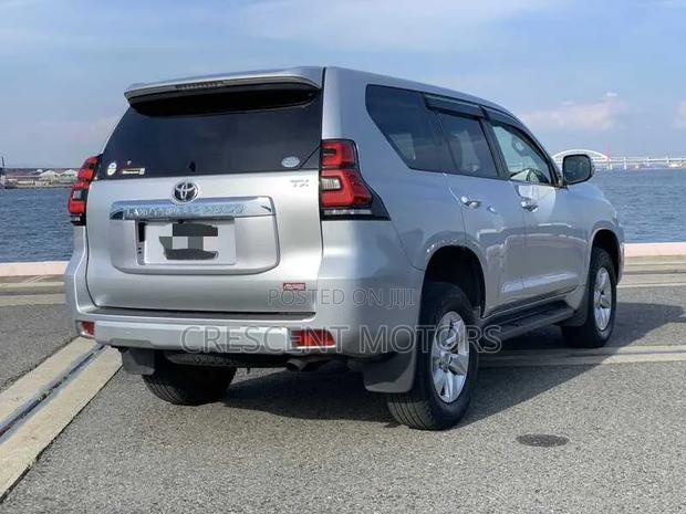 Toyota Land Cruiser Prado 2021 Silver