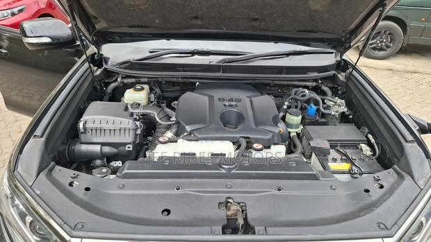 Toyota Land Cruiser Prado 2022 Black