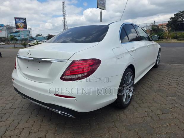 Mercedes-Benz E220 2019 White