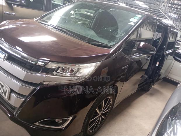 Toyota Noah 2017 Brown