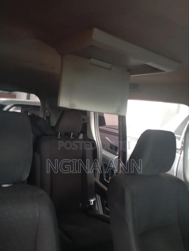 Toyota Noah 2017 Brown