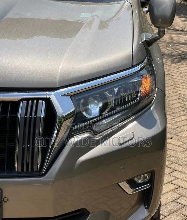 Toyota Land Cruiser Prado 2018 Gold