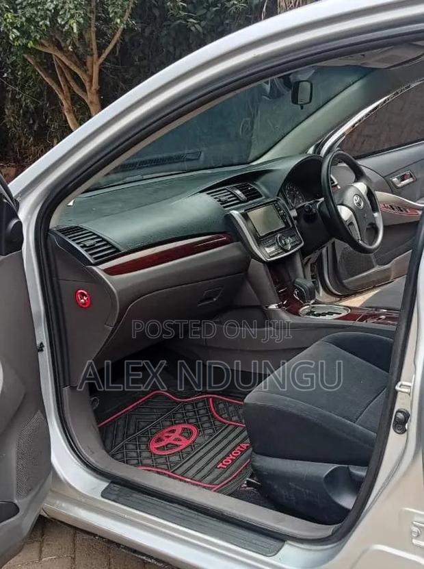 Toyota Premio 2014 Silver
