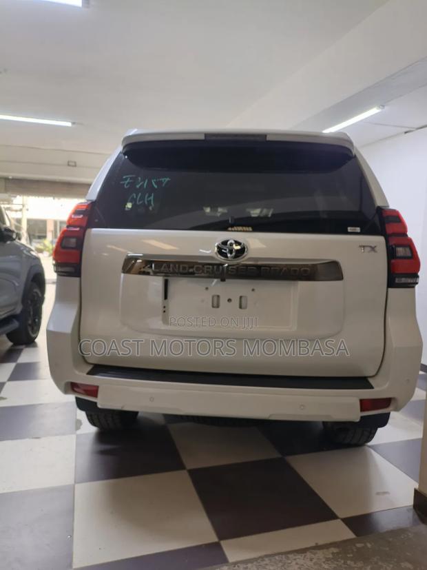 Toyota Land Cruiser 2021 White
