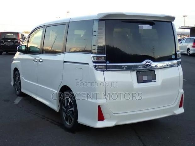Toyota Voxy 2020 White