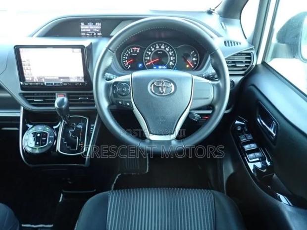 Toyota Voxy 2020 White