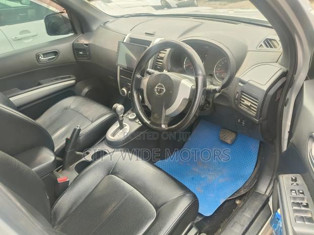 Nissan X-Trail 2011 Silver
