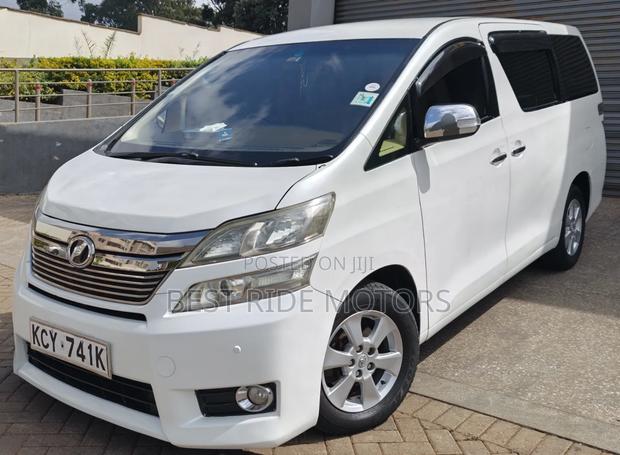 Toyota Vellfire V 2.4 FWD 8-Seater 2012 Pearl