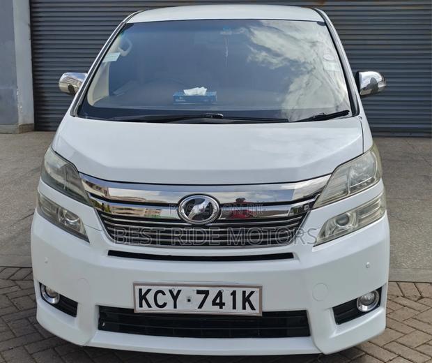 Toyota Vellfire V 2.4 FWD 8-Seater 2012 Pearl