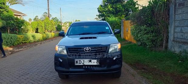 Toyota Hilux 2014 Silver