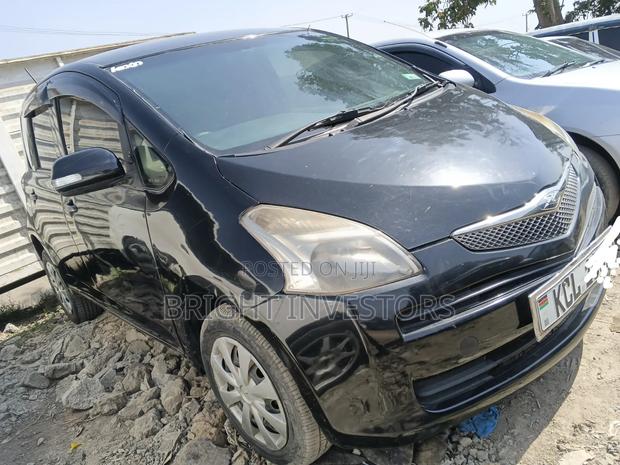Toyota Ractis 2011 Black
