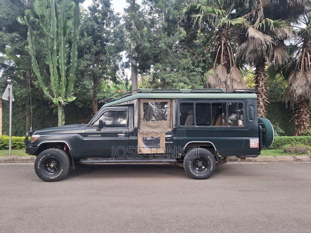 Toyota Land Cruiser 76 Series 2013 Black