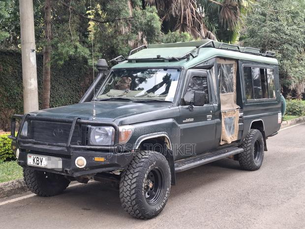 Toyota Land Cruiser 76 Series 2013 Black
