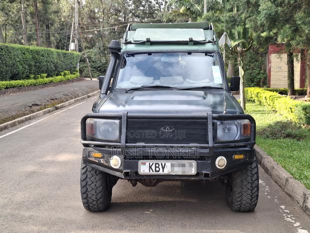 Toyota Land Cruiser 76 Series 2013 Black
