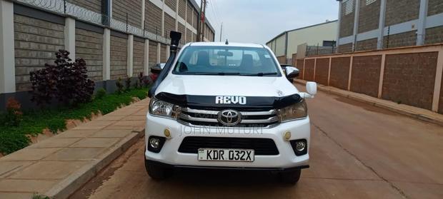Toyota Hilux 2018 White