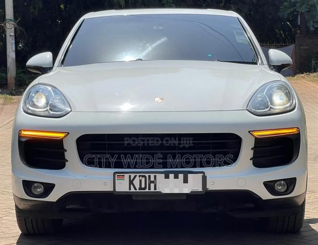 Porsche Cayenne 2015 White