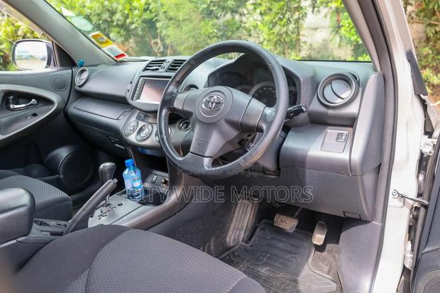 Toyota RAV4 2009 Silver