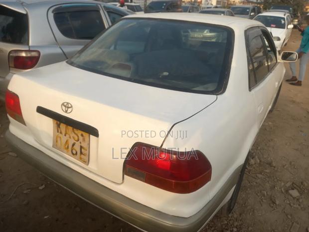Toyota Corolla 1999 White