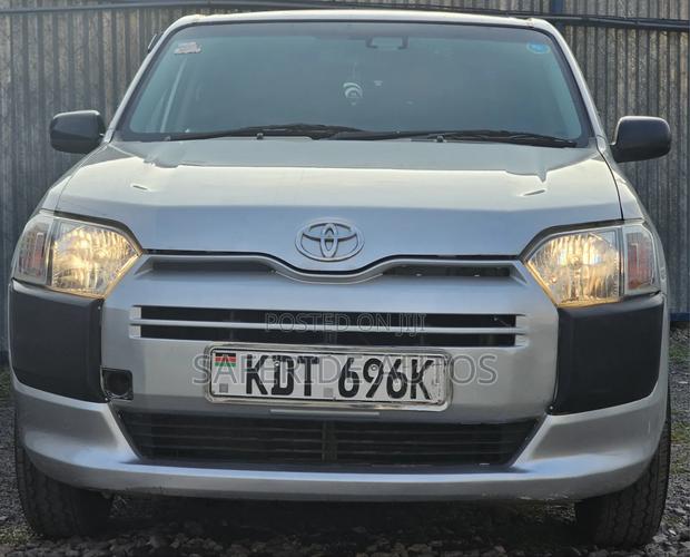Toyota Probox 2018 Silver