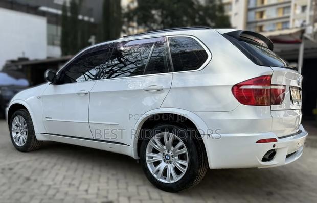 BMW X5 xDrive 30i AWD (3.0L 6cyl 6A) 2009 White