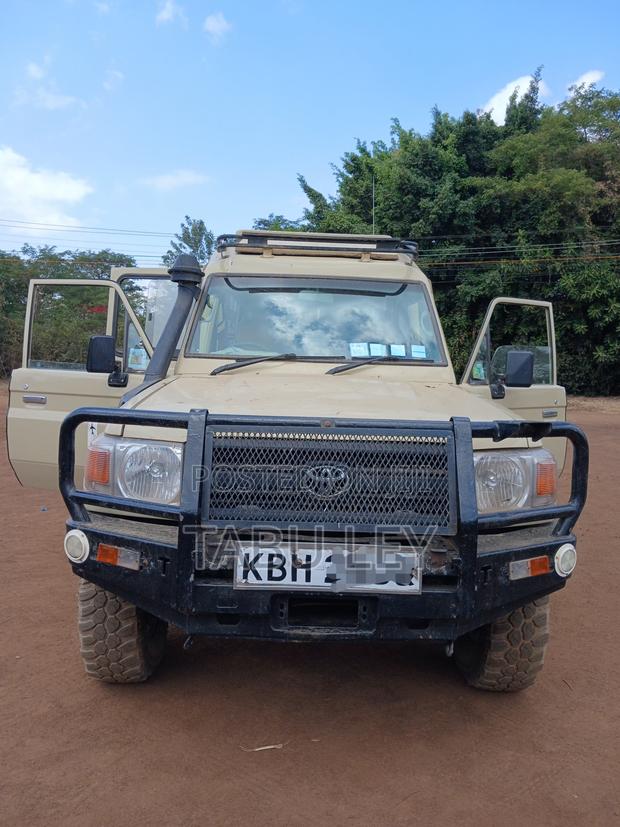 Toyota Land Cruiser 79 Series 2008 Beige