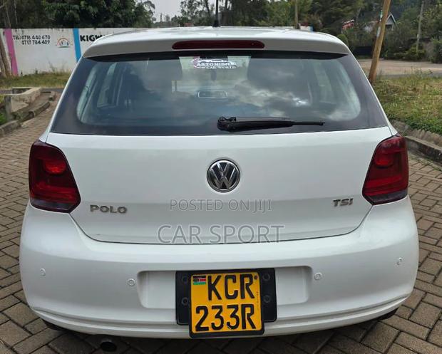 Volkswagen Polo 2011 White