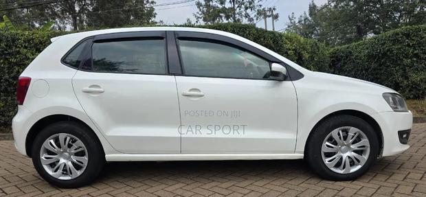 Volkswagen Polo 2011 White