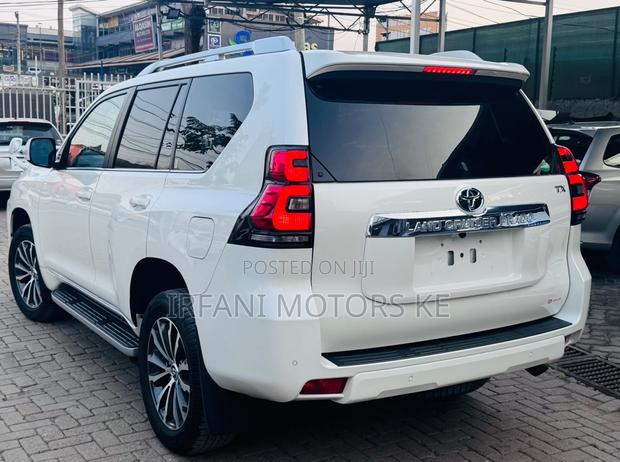 Toyota Land Cruiser Prado 2.8 2019 White