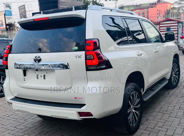 Toyota Land Cruiser Prado 2.8 2019 White