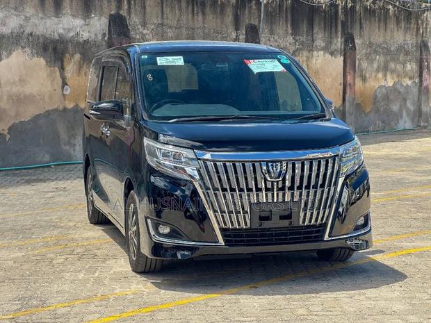 Toyota Esquire 2.0 FWD (8 seater) 2019 Black