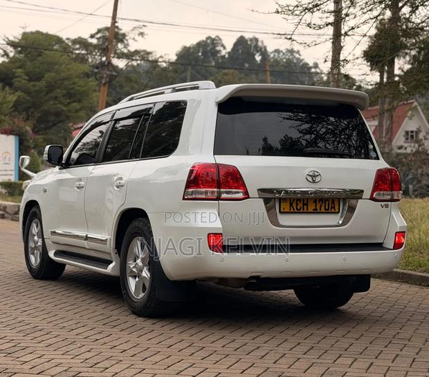 Toyota Land Cruiser 4.6 V8 ZX 2009 White