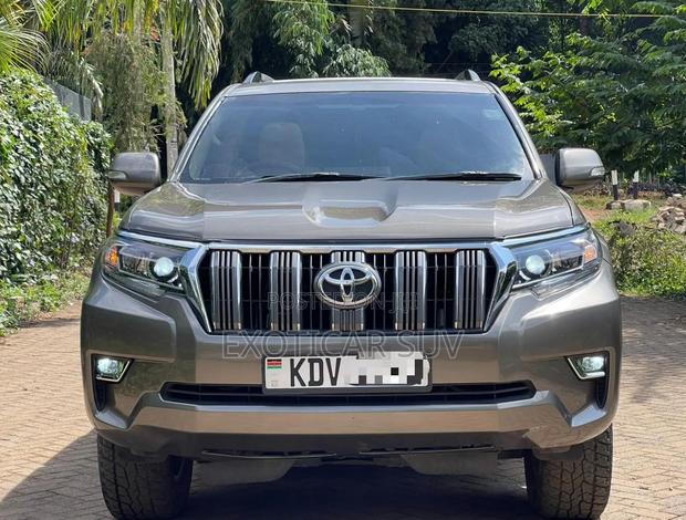 Toyota Land Cruiser Prado 2014 Gold