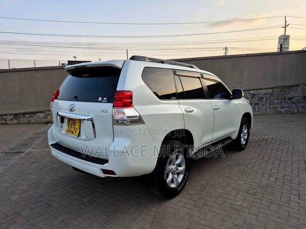 Toyota Land Cruiser Prado 2013 Pearl