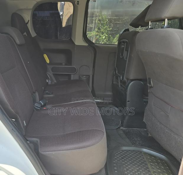 Toyota Porte 2015 White