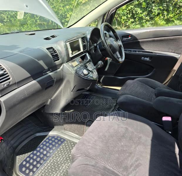 Toyota Wish 2004 Silver