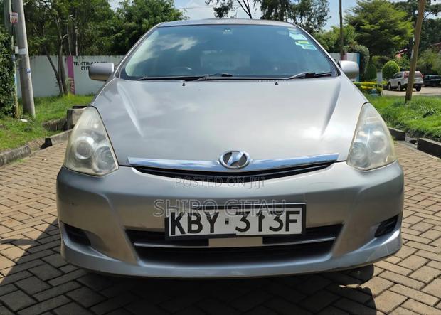 Toyota Wish 2004 Silver