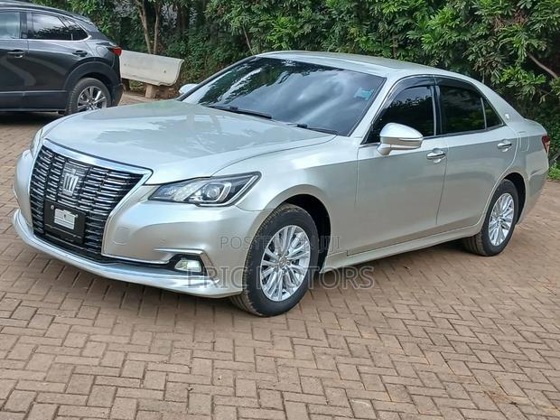 Toyota Crown 2016 Silver