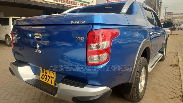 Mitsubishi L200 2018 Blue